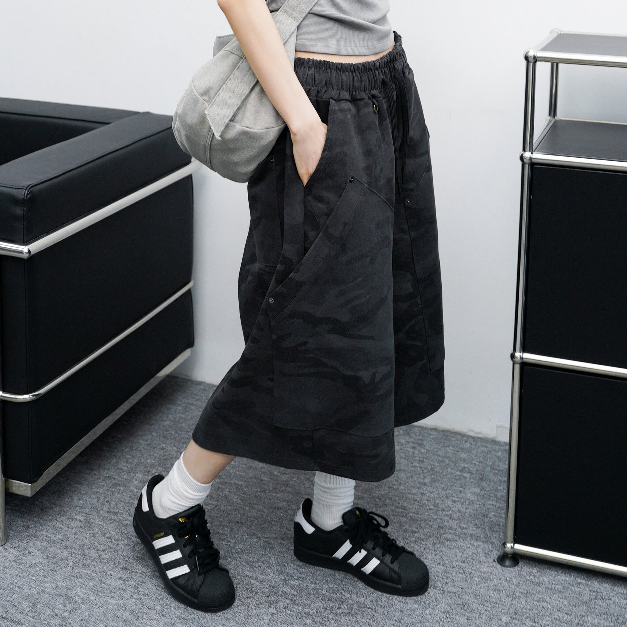 [UNISEX] KEYRING CAMO OVERFIT BERMUDA PANTS/ 1色