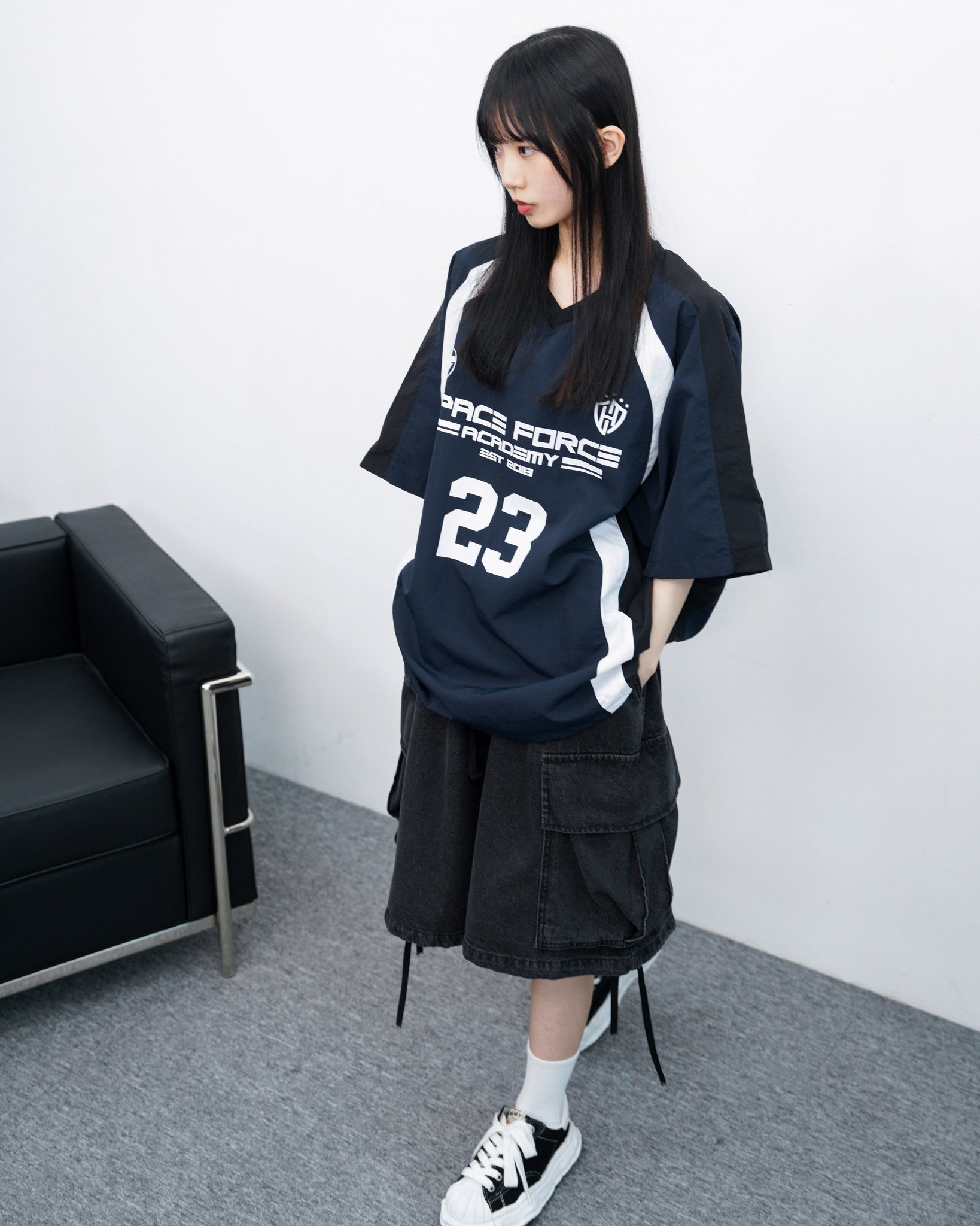 [UNISEX] NO.23 STRING NYLON V-NECK OVER T-SHIRT/ 3色